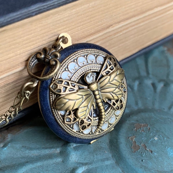 Dragonfly antique style locket /Anniversary/Bridesmaid gift/Wedding gift/Birthday gift/Sister/Mom gift/Daughter/Photo Picture/friend