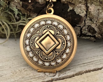 AnniversaryBridesmaid giftBirthdaySisterMomDaughterwedding giftfriend gift. Dragonfly Locket necklace Vintage Style