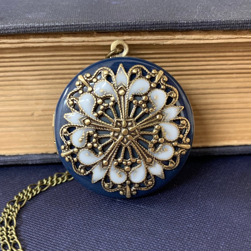 Filigree Locket - Etsy