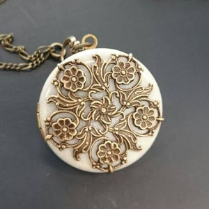 Floral Antique style Locket/something blue/Anniversary/Bridesmaid gift/Wedding/Birthday/Sister/Mom/Daughter/Photo Picture/friend