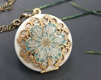 Victorian Vintage Style locket/something blue/Anniversary/Wedding/Birthday/Sister/Mom/Daughter/Personalized/Custom Photo Locket.