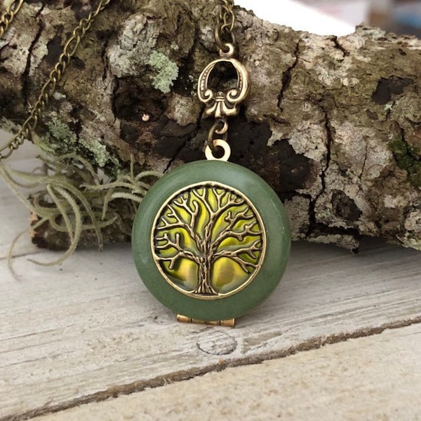 Teeny Tree of life locket, Vintage style, Anniversary/wedding gift/mother/bridesmaids/Christmas gifts/Personalized/Custom Photo Locket.