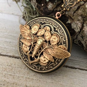 Cicada vintage style locket necklace - Anniversary/Bridesmaid gift/Birthday/Mom/wedding gift/Personalized/Custom Photo Locket.