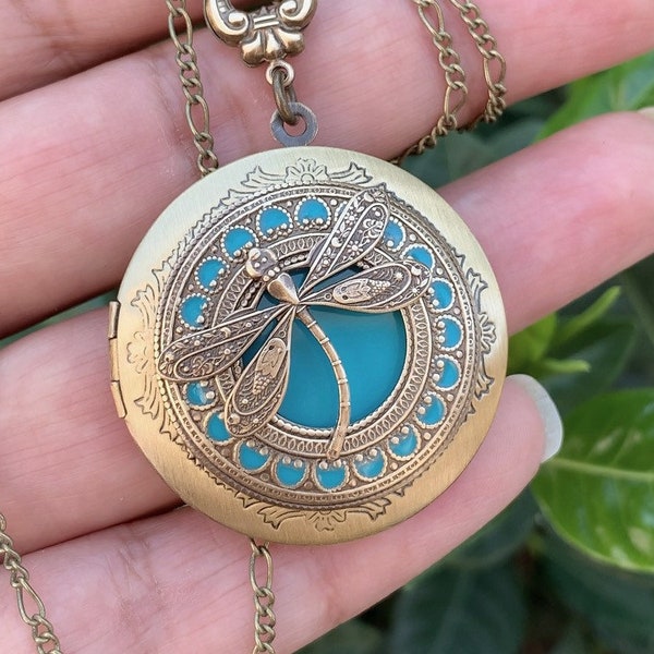 Turquoise Dragonfly Locket Necklace, antique style/Anniversary/Bridesmaid gift/Wedding/Birthday/Sister/Mom/Personalized/Custom Photo Locket.