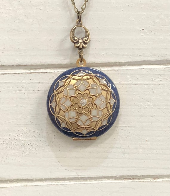 AnniversaryBridesmaid giftBirthdaySisterMomDaughterwedding giftfriend gift. Dragonfly Locket necklace Vintage Style