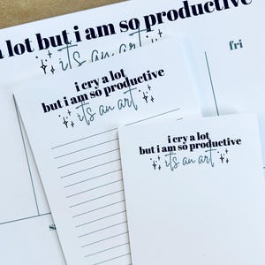Cuaderno de notas de la era de las lágrimas productivas de la reina de la música de la cultura pop, 50 páginas, planificador semanal, bloc de notas de media carta y cuarto de página, planificador de papelería