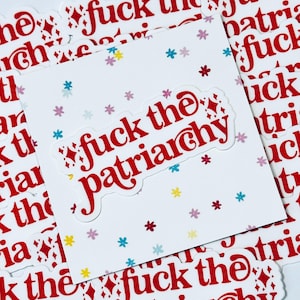 Fu * k the Patriarchy Aufkleber - Feministischer Vinyl-Aufkleber, roter Text, wasserfest, Laptop- und Wasserflaschenaufkleber, Popkultur-Königin wasserdicht