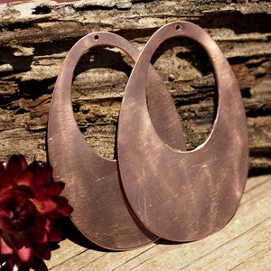Pieza de cobre en forma de lágrima con orificio, 26 g, troquelada, para estampado, esmaltado, metalurgia y pátinas.