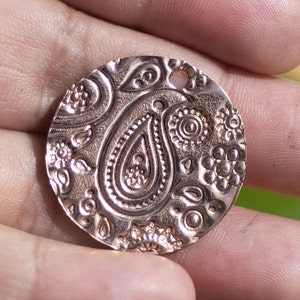 Metal Disc 25mm with Hole 26G Paisley Texture Enameling Soldering Blanks - Metalworking Supply - 4 Pieces