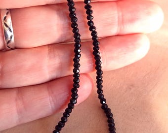 Hilo de cuentas de espinela negra, microfacetadas de 2,7 mm, mini cuentas de calidad AAA, para bisutería DIY, hilo completo, cuentas de piedra semipreciosa auténtica