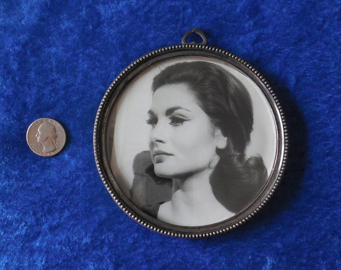 Vintage Frame With Portrait Circular Antique Handmade Frame Etsy