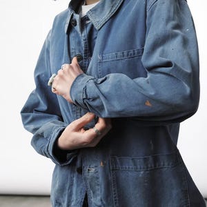 French Chore Coat 1930&#39;s - 1950&#39;s  //  classic vintage cotton bleu de travail Made in France, repaired, size Small