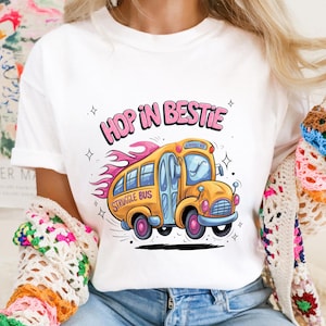 Kampf Bus Hop In Bestie PNG | Trendiges PNG | Beliebte PNG | Psychische Gesundheit Png | Lustige Angst Png | Viral Girly Png | Niedliches Aufkleber Design |