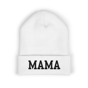 Mama geborduurde muts met omslag, gezellig cadeau voor moeders, stijlvolle muts, gepersonaliseerde muts voor nieuwe moeders, cadeau-idee voor vakantie