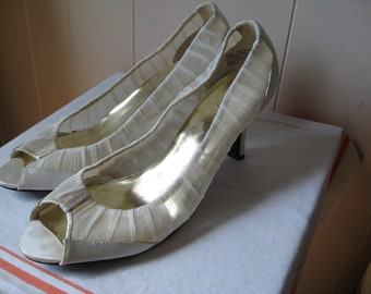 Ivory Jacqueline Ferrar, 8 1/2 M, Sexy Peep Toe High Heel Pump, Pin Up, Size 8 1/2, Wedding, Formal, Satin