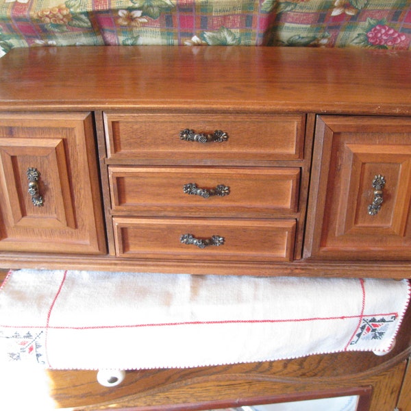 Musical Jewelry Box Dresser Top, Chest Jewelry Box, Solid Wood Jewelry Box, 1970s-80s, Nice Condition, Taiwan