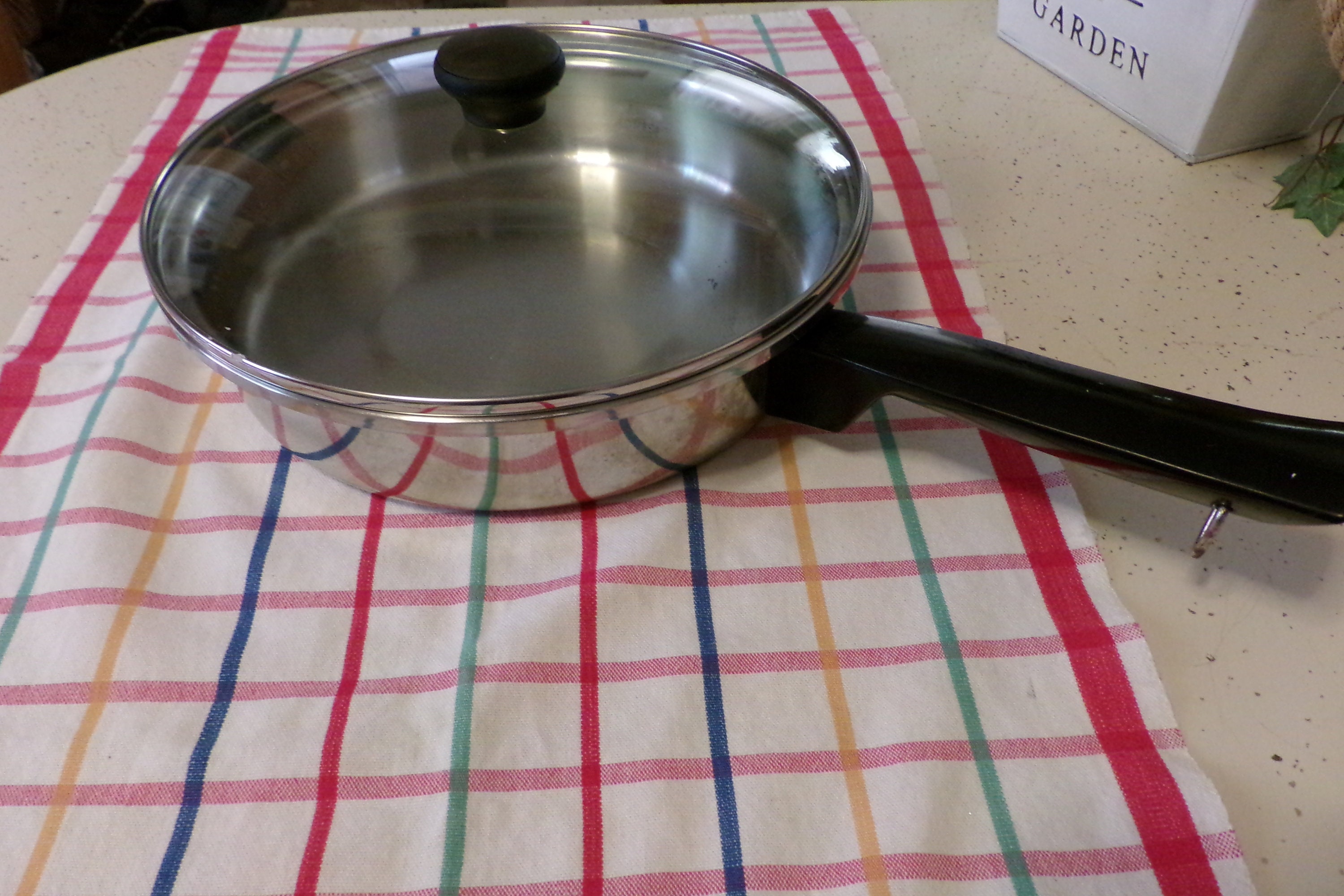 Vintage 12 Inch Duncan Hines Skillet With Lid by Regal Ware. 