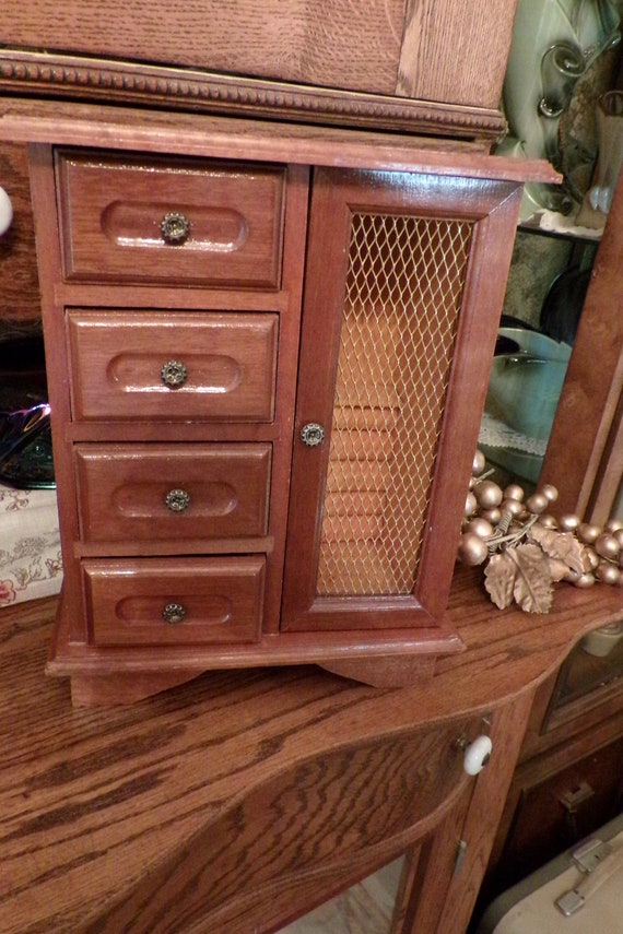 Vintage Dresser Top Upright Musical Jewelry Box, M