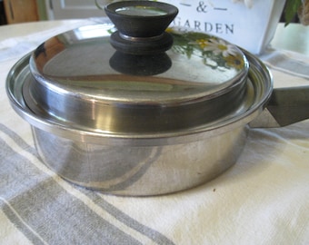 Mid Century Amway Queen Sauce Pan 10/8 Stainless Steel, w/Lid, 60s-70s, 1+Quart