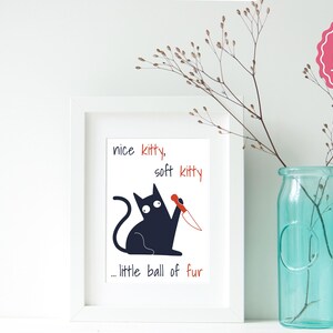 Beau chaton, chaton doux, impression petite boule de poils | Citation, Mots, Chat, Amusant, Fou, Minimaliste, Impression d'art, Carte, Décoration d'intérieur, Décoration murale