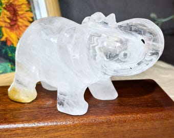 Clear Quartz Elephant Figurine: Hand-Carved Healing Crystal Sculpture