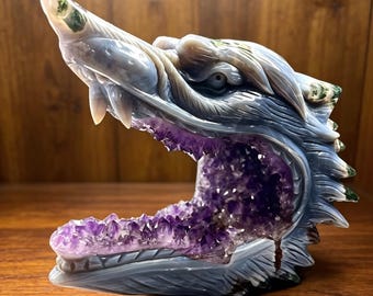 Hand‑Carved Agate Amethyst Geode Wolf Head Sculpture, Crystal Wolf Skull Statue, One‑of‑a‑Kind Mineral Specimen for Collection & Home Decor