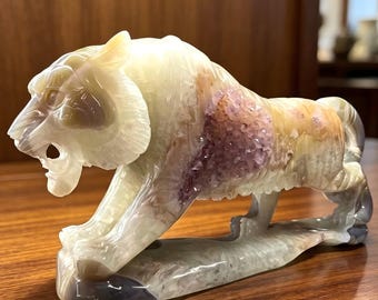 Hand‑Carved Agate Amethyst Druzy Tiger Figurine, Unique Crystal Specimen for Collection & Home Decor