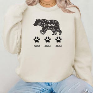 Gepersonaliseerde Mama Bear-sweater met namen van de jongen, aangepast Moederdagshirt, mama-sweater, mama en ik-outfits, Moederdagcadeau