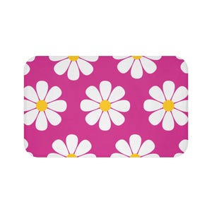 Pink Daisy Bath Mat: Non-Slip Floral Bathroom Rug