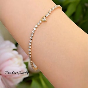 Minimalist cubic zirconia bracelet, delicate and shiny heart bracelet, thin stainless steel bracelet, elegant and romantic jewelry idea