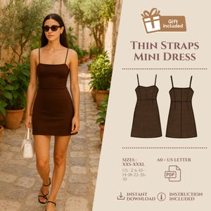 Pode incluir: Uma mulher usando um mini vestido marrom com alças finas, posando ao ar livre. A imagem inclui um padrão para um mini vestido com o texto "Thin Straps Mini Dress". O padrão inclui tamanhos XXS-XXXL e tamanhos US 2-30. A imagem também inclui o texto "Gift included".