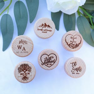 Custom Wine Stoppers,Engraved Wedding Favors,Custom Cork Stoppers,Wedding Keepsake Corks,Rustic Wedding,Couples Name Cork Stopper