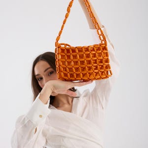 Bolso de cuentas de madera naranja hecho a mano, estilo bohemio, para hombro, estilo rústico, para boda
