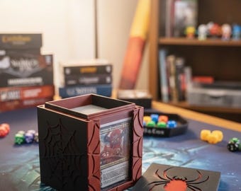 Caja de mazos MTG EDH / Caja de mazos con temática de araña, ranura de exhibición Commander con cargador superior / organizador de cartas de juegos de fantasía con tapa magnética