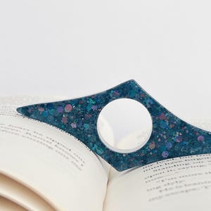 Resin- Thumb Page Holder-