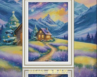 Könnte beinhalten: Gerahmte Kreuzstichlandschaft mit einer Hütte mit beleuchtetem Fenster, einem gewundenen Pfad und Lavendelfeldern. Der Himmel wechselt von Lila zu Gelb, mit Bergen im Hintergrund. Das Bild ist in einem weißen und goldenen Rahmen gerahmt.