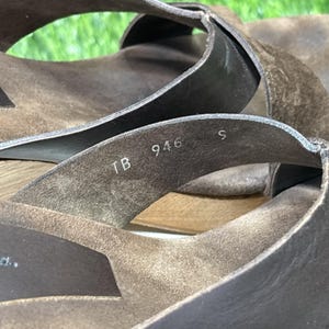 Tommy Bahama Wooden Say No Caffeine Italy Brown Leather Slide Sandals Women's 9M image 7