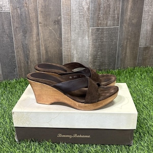 Tommy Bahama Wooden Say No Caffeine Italy Brown Leather Slide Sandals Women's 9M image 1