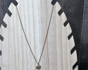 Vintage 1928 Gold Tone Floral Etched Locket Pendant Necklace Bib Chain