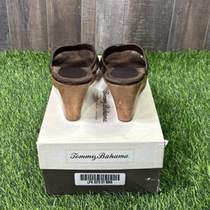 Tommy Bahama Wooden Say No Caffeine Italy Brown Leather Slide Sandals Women's 9M image 5