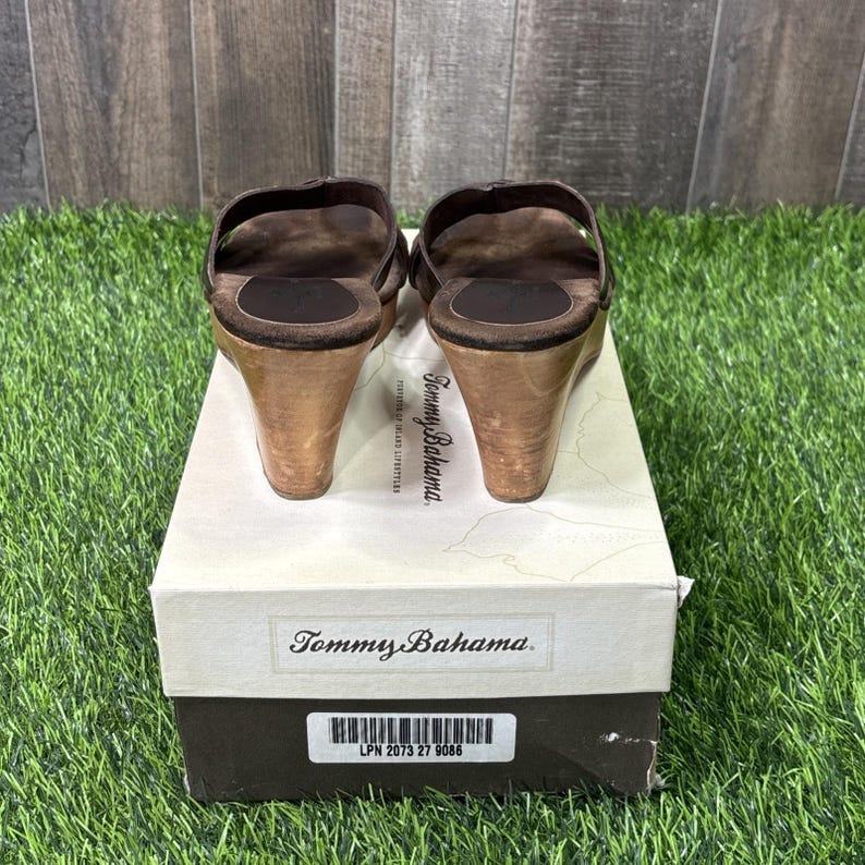 Tommy Bahama Wooden Say No Caffeine Italy Brown Leather Slide Sandals Women's 9M image 5
