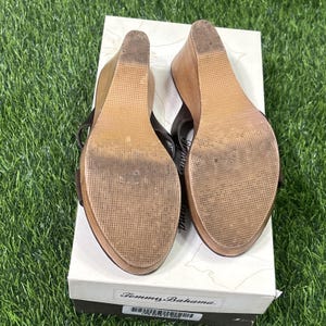 Tommy Bahama Wooden Say No Caffeine Italy Brown Leather Slide Sandals Women's 9M image 8