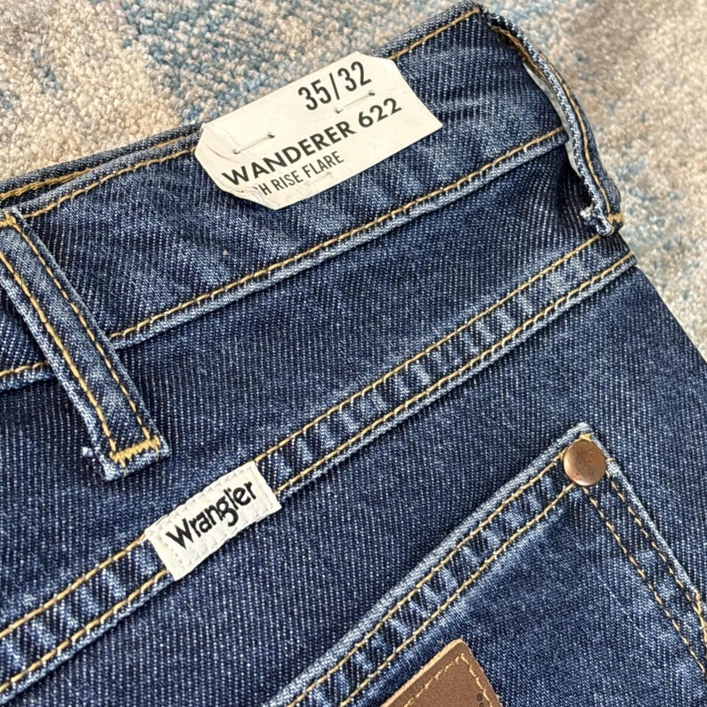 Vaqueros Wrangler Wanderer 622 de tiro alto y campana para mujer, 35 x 32, nuevo imagen 2