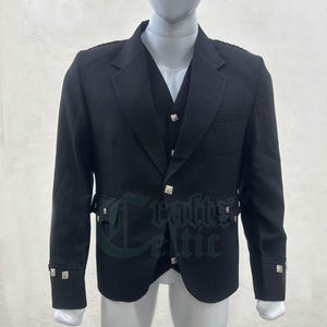 Schottischer Kilt mit schwarzer Argyle Weste - Premium Kilt Jacke mit 5 Knöpfen Weste - Premium schwarze Argyle Jacke