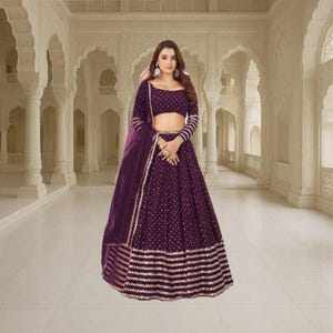Wein Pailletten Zari Gestickt Lehenga Choli : Indische Hochzeitskleidung