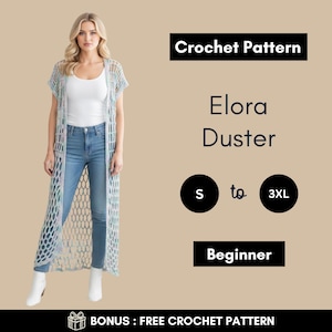 Könnte beinhalten: Eine Frau präsentiert ein Häkelmuster für den Elora Duster. Der lange, offen geschnittene Duster ist hellblau und grün. Das Muster ist in den Größen S bis 3XL erhältlich und für Anfänger geeignet. Das Bild enthält auch den Text "Crochet Pattern".