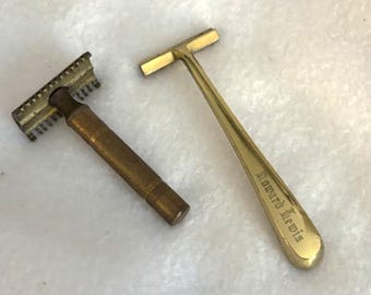 Juego de 2 maquinillas de afeitar vintage para hombre, de latón macizo, con inscripción y sistema de seguridad Gillette, de los años 30 a los 50.