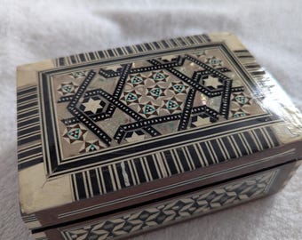 Vintage Antique Wood Mosaic Anglo Indian Small Mother of Pearl Trinket Box
