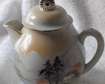 Vintage Japanese Kutani Delicate Porcelain Hand painted Teapot, circ 1940s