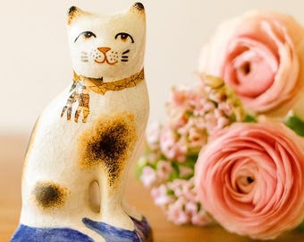 Charming Vintage Crackle‑Glaze Cat on Blue Base – Hand‑Painted Miniature Figurine (11cm)